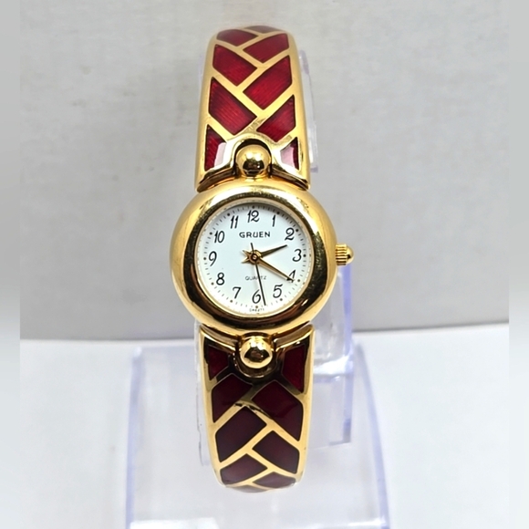Womens Vintage Gruen Watch Gold Tone Red Enamel Bracelet Quartz New Battery Runs - Picture 1 of 12